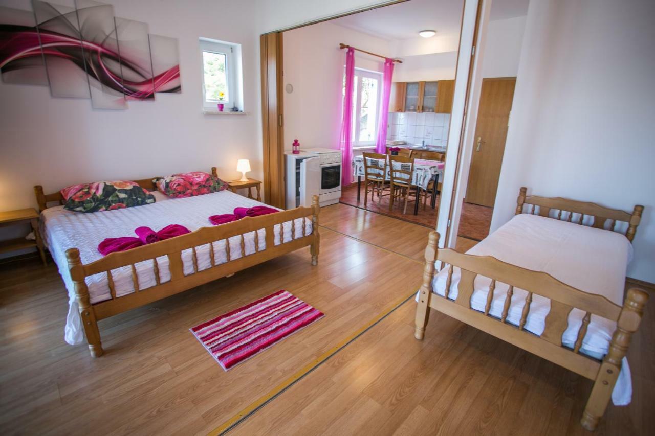 Apartments Katica เซนญ์ ภายนอก รูปภาพ
