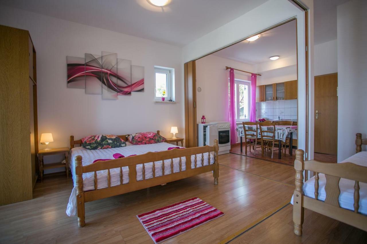 Apartments Katica เซนญ์ ภายนอก รูปภาพ