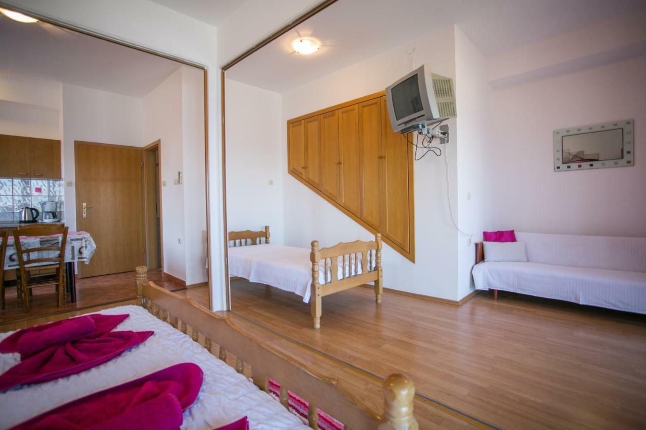 Apartments Katica เซนญ์ ภายนอก รูปภาพ