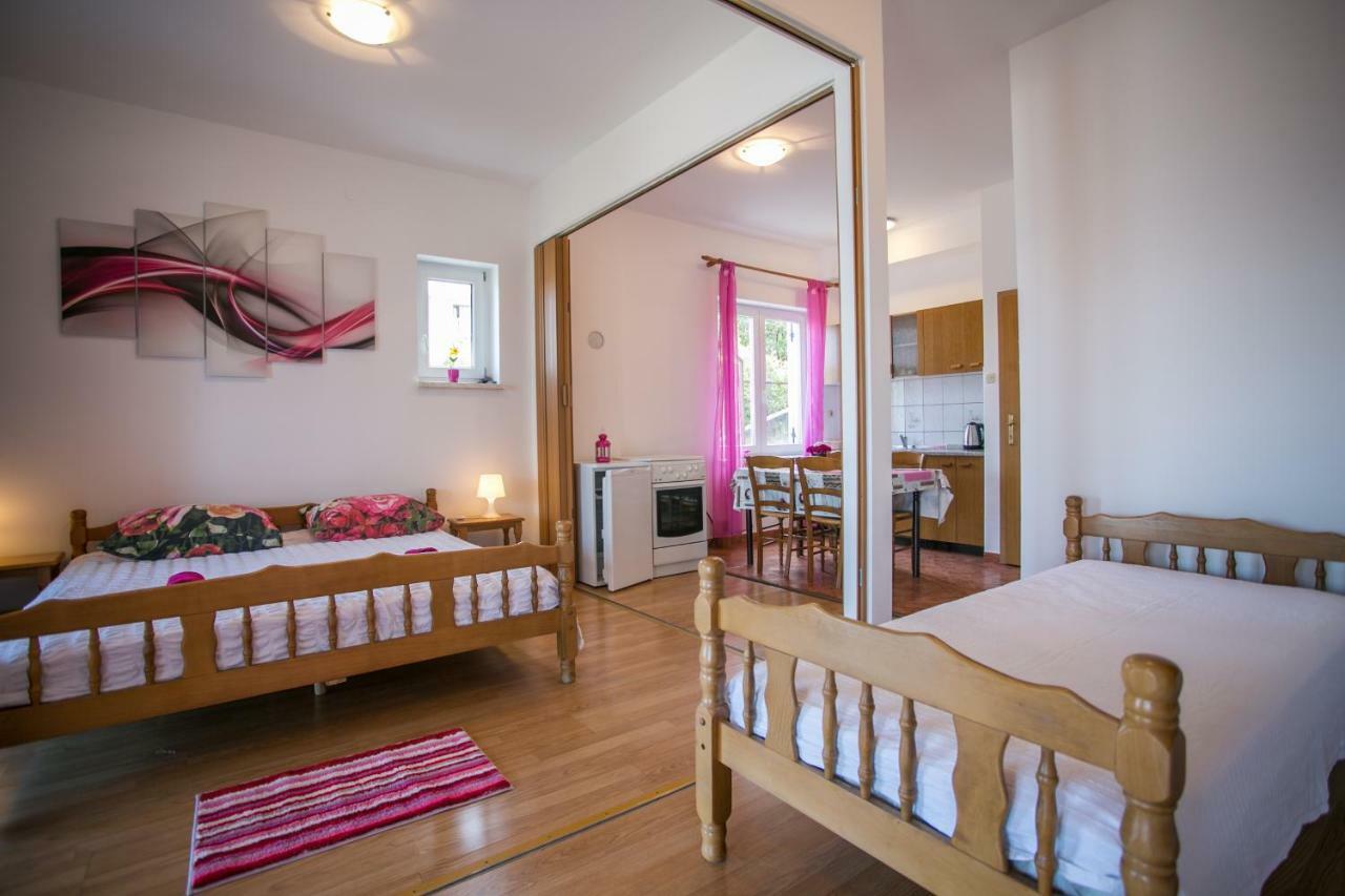 Apartments Katica เซนญ์ ภายนอก รูปภาพ