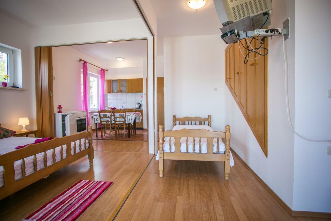 Apartments Katica เซนญ์ ภายนอก รูปภาพ